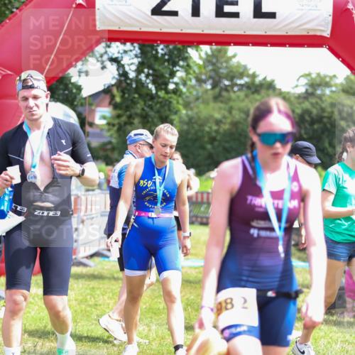 21.06.2026 - 29. Vierlanden-Triathlon Andreas Tolksdorf http://msf.ph/oto/9921559 21.06.2026 13:34:40 Ziel 171 meine-sportfotos.de