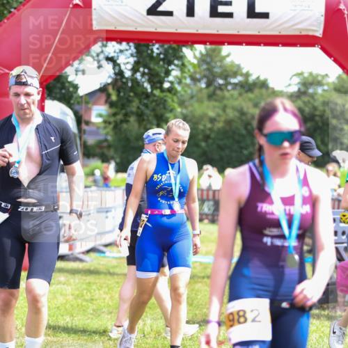 21.06.2026 - 29. Vierlanden-Triathlon Andreas Tolksdorf http://msf.ph/oto/9921563 21.06.2026 13:34:40 Ziel 171 meine-sportfotos.de
