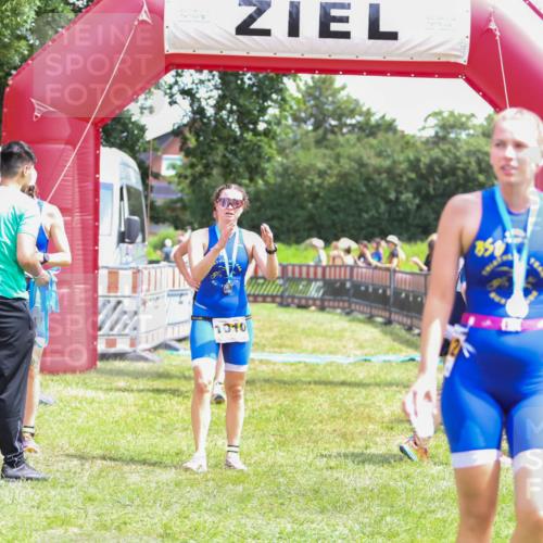 21.06.2026 - 29. Vierlanden-Triathlon Andreas Tolksdorf http://msf.ph/oto/9921571 21.06.2026 13:34:43 Ziel 171 meine-sportfotos.de