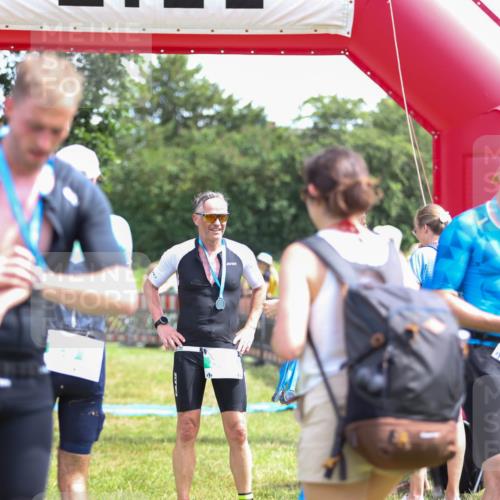 21.06.2026 - 29. Vierlanden-Triathlon Andreas Tolksdorf http://msf.ph/oto/9921584 21.06.2026 13:35:28 Ziel  meine-sportfotos.de