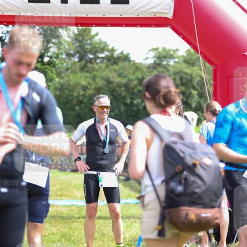 21.06.2026 - 29. Vierlanden-Triathlon Andreas Tolksdorf http://msf.ph/oto/9921585 21.06.2026 13:35:28 Ziel  meine-sportfotos.de