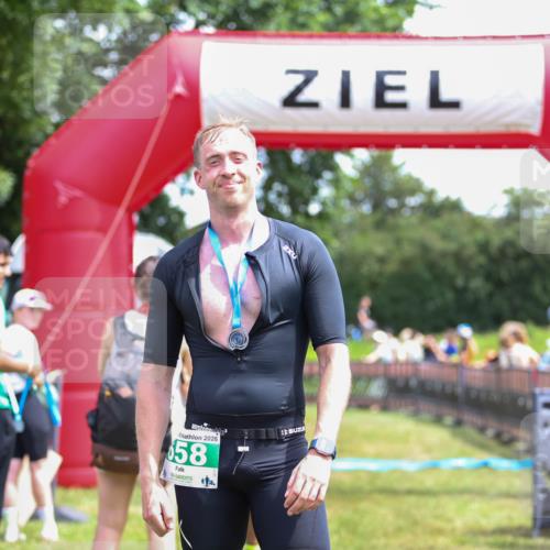 21.06.2026 - 29. Vierlanden-Triathlon Andreas Tolksdorf http://msf.ph/oto/9921593 21.06.2026 13:35:41 Ziel  meine-sportfotos.de