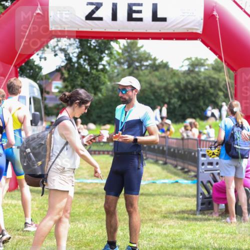 21.06.2026 - 29. Vierlanden-Triathlon Andreas Tolksdorf http://msf.ph/oto/9921601 21.06.2026 13:35:53 Ziel 278, 687, 723 meine-sportfotos.de