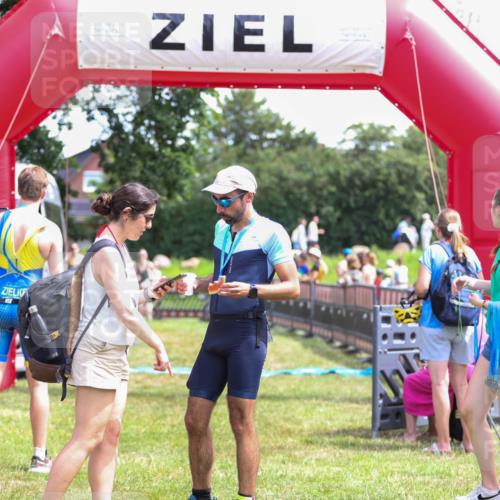 21.06.2026 - 29. Vierlanden-Triathlon Andreas Tolksdorf http://msf.ph/oto/9921605 21.06.2026 13:35:53 Ziel 278, 687, 723 meine-sportfotos.de