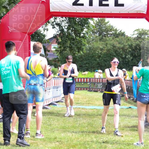 21.06.2026 - 29. Vierlanden-Triathlon Andreas Tolksdorf http://msf.ph/oto/9921615 21.06.2026 13:36:00 Ziel 153, 278, 687, 723 meine-sportfotos.de