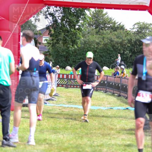 21.06.2026 - 29. Vierlanden-Triathlon Andreas Tolksdorf http://msf.ph/oto/9921625 21.06.2026 13:36:21 Ziel 5 meine-sportfotos.de