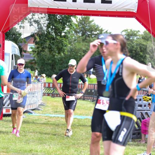 21.06.2026 - 29. Vierlanden-Triathlon Andreas Tolksdorf http://msf.ph/oto/9921628 21.06.2026 13:36:22 Ziel  meine-sportfotos.de