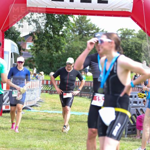 21.06.2026 - 29. Vierlanden-Triathlon Andreas Tolksdorf http://msf.ph/oto/9921629 21.06.2026 13:36:22 Ziel  meine-sportfotos.de