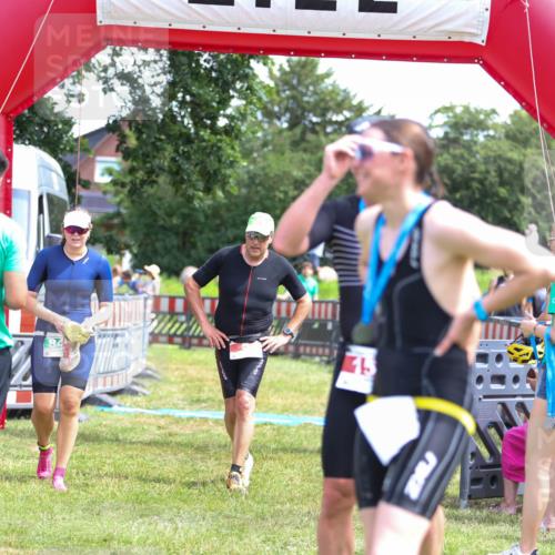 21.06.2026 - 29. Vierlanden-Triathlon Andreas Tolksdorf http://msf.ph/oto/9921630 21.06.2026 13:36:22 Ziel  meine-sportfotos.de