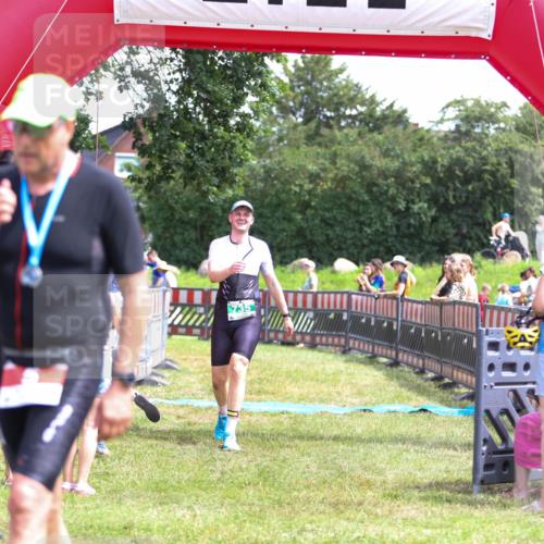 21.06.2026 - 29. Vierlanden-Triathlon Andreas Tolksdorf http://msf.ph/oto/9921636 21.06.2026 13:36:40 Ziel 735, 783 meine-sportfotos.de