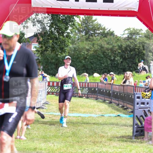 21.06.2026 - 29. Vierlanden-Triathlon Andreas Tolksdorf http://msf.ph/oto/9921637 21.06.2026 13:36:40 Ziel 735, 783 meine-sportfotos.de