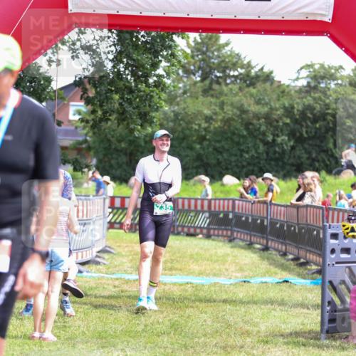 21.06.2026 - 29. Vierlanden-Triathlon Andreas Tolksdorf http://msf.ph/oto/9921641 21.06.2026 13:36:40 Ziel 735, 783 meine-sportfotos.de