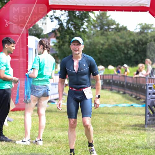 21.06.2026 - 29. Vierlanden-Triathlon Andreas Tolksdorf http://msf.ph/oto/9921666 21.06.2026 13:37:11 Ziel 1005 meine-sportfotos.de