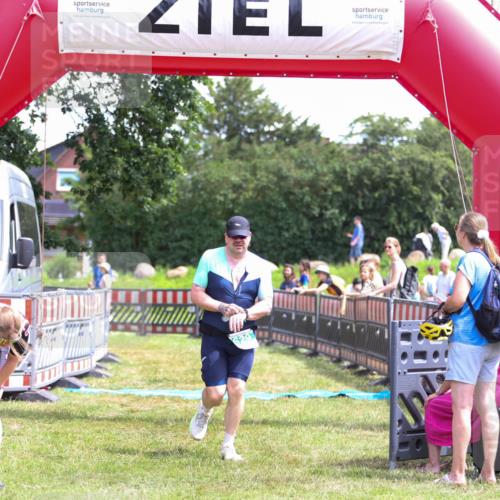 21.06.2026 - 29. Vierlanden-Triathlon Andreas Tolksdorf http://msf.ph/oto/9921674 21.06.2026 13:37:30 Ziel 629, 1002 meine-sportfotos.de