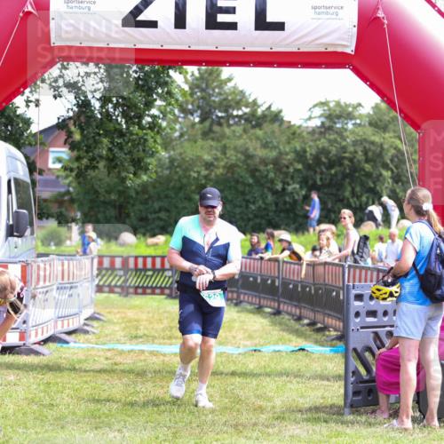 21.06.2026 - 29. Vierlanden-Triathlon Andreas Tolksdorf http://msf.ph/oto/9921675 21.06.2026 13:37:30 Ziel 629, 1002 meine-sportfotos.de