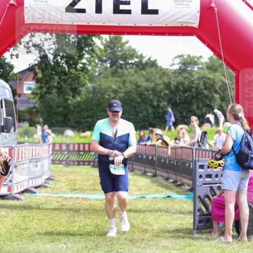 21.06.2026 - 29. Vierlanden-Triathlon Andreas Tolksdorf http://msf.ph/oto/9921682 21.06.2026 13:37:30 Ziel 629, 1002 meine-sportfotos.de