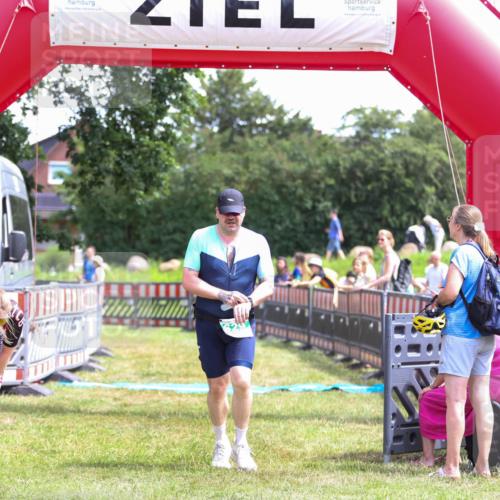 21.06.2026 - 29. Vierlanden-Triathlon Andreas Tolksdorf http://msf.ph/oto/9921683 21.06.2026 13:37:30 Ziel 629, 1002 meine-sportfotos.de