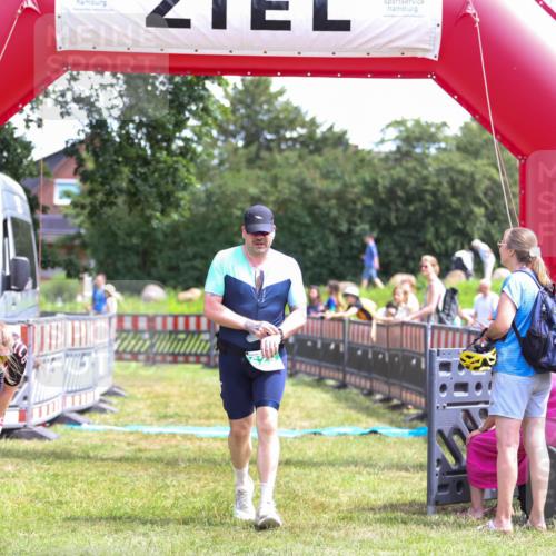 21.06.2026 - 29. Vierlanden-Triathlon Andreas Tolksdorf http://msf.ph/oto/9921684 21.06.2026 13:37:30 Ziel 629, 1002 meine-sportfotos.de