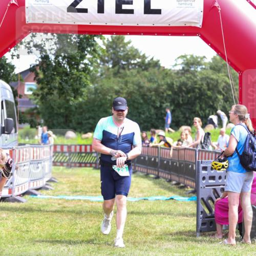 21.06.2026 - 29. Vierlanden-Triathlon Andreas Tolksdorf http://msf.ph/oto/9921686 21.06.2026 13:37:30 Ziel 629, 1002 meine-sportfotos.de