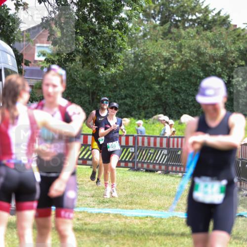 21.06.2026 - 29. Vierlanden-Triathlon Andreas Tolksdorf http://msf.ph/oto/9921710 21.06.2026 13:37:56 Ziel 720, 863, 997 meine-sportfotos.de