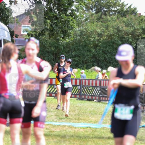 21.06.2026 - 29. Vierlanden-Triathlon Andreas Tolksdorf http://msf.ph/oto/9921711 21.06.2026 13:37:56 Ziel 720, 863, 997 meine-sportfotos.de