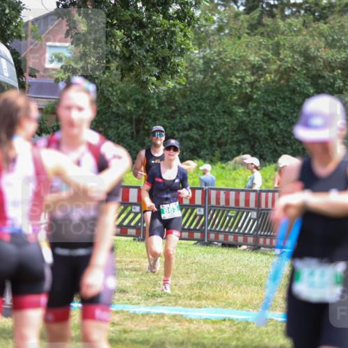 21.06.2026 - 29. Vierlanden-Triathlon Andreas Tolksdorf http://msf.ph/oto/9921713 21.06.2026 13:37:56 Ziel 720, 863, 997 meine-sportfotos.de