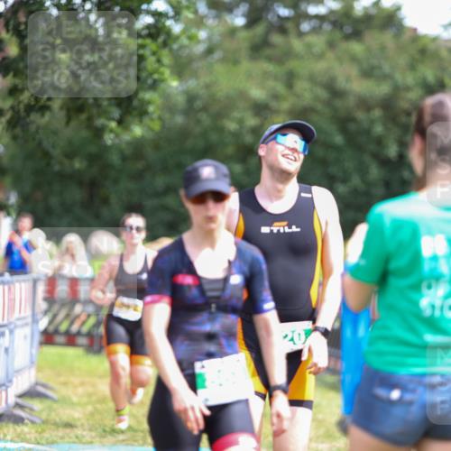 21.06.2026 - 29. Vierlanden-Triathlon Andreas Tolksdorf http://msf.ph/oto/9921734 21.06.2026 13:38:02 Ziel 720, 863, 997 meine-sportfotos.de
