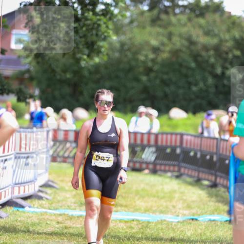 21.06.2026 - 29. Vierlanden-Triathlon Andreas Tolksdorf http://msf.ph/oto/9921748 21.06.2026 13:38:07 Ziel 997 meine-sportfotos.de