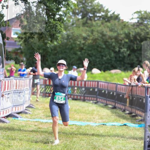21.06.2026 - 29. Vierlanden-Triathlon Andreas Tolksdorf http://msf.ph/oto/9921767 21.06.2026 13:38:29 Ziel 763, 854 meine-sportfotos.de