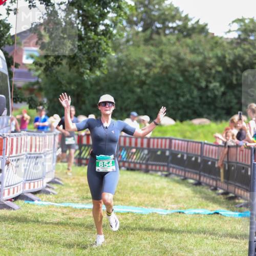 21.06.2026 - 29. Vierlanden-Triathlon Andreas Tolksdorf http://msf.ph/oto/9921769 21.06.2026 13:38:30 Ziel 763, 854 meine-sportfotos.de