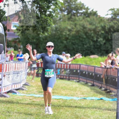21.06.2026 - 29. Vierlanden-Triathlon Andreas Tolksdorf http://msf.ph/oto/9921770 21.06.2026 13:38:30 Ziel 763, 854 meine-sportfotos.de