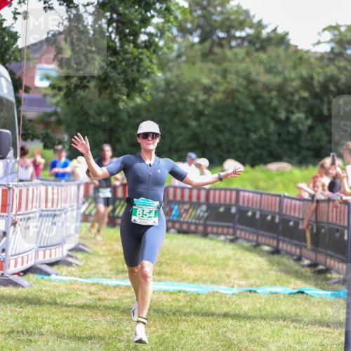 21.06.2026 - 29. Vierlanden-Triathlon Andreas Tolksdorf http://msf.ph/oto/9921771 21.06.2026 13:38:30 Ziel 763, 854 meine-sportfotos.de