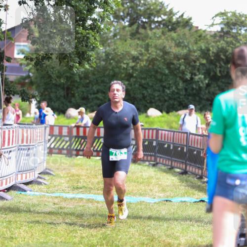 21.06.2026 - 29. Vierlanden-Triathlon Andreas Tolksdorf http://msf.ph/oto/9921772 21.06.2026 13:38:35 Ziel 763, 800 meine-sportfotos.de