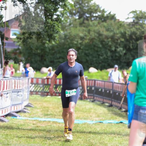 21.06.2026 - 29. Vierlanden-Triathlon Andreas Tolksdorf http://msf.ph/oto/9921773 21.06.2026 13:38:35 Ziel 763, 800 meine-sportfotos.de