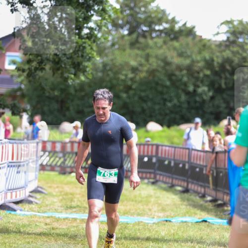 21.06.2026 - 29. Vierlanden-Triathlon Andreas Tolksdorf http://msf.ph/oto/9921777 21.06.2026 13:38:35 Ziel 763, 800 meine-sportfotos.de