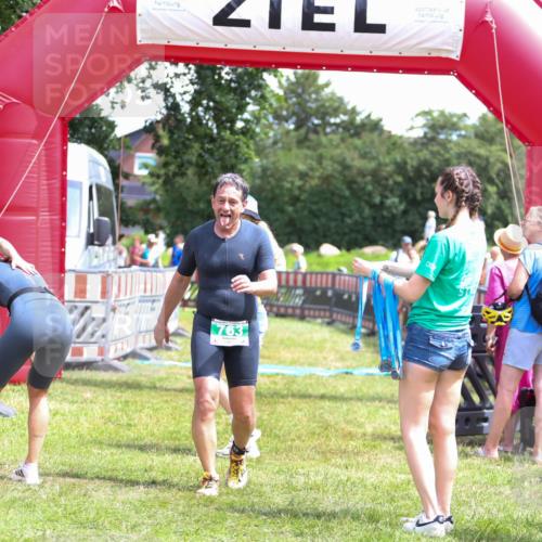 21.06.2026 - 29. Vierlanden-Triathlon Andreas Tolksdorf http://msf.ph/oto/9921778 21.06.2026 13:38:37 Ziel 763, 800 meine-sportfotos.de