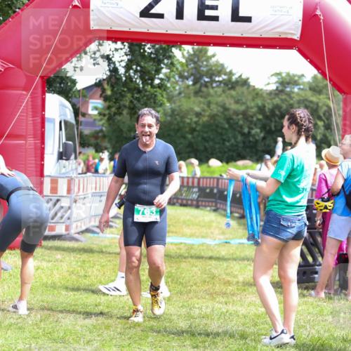21.06.2026 - 29. Vierlanden-Triathlon Andreas Tolksdorf http://msf.ph/oto/9921780 21.06.2026 13:38:37 Ziel 763, 800 meine-sportfotos.de