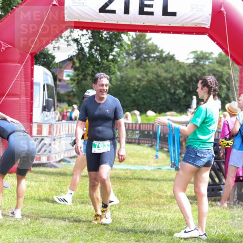 21.06.2026 - 29. Vierlanden-Triathlon Andreas Tolksdorf http://msf.ph/oto/9921782 21.06.2026 13:38:37 Ziel 763, 800 meine-sportfotos.de