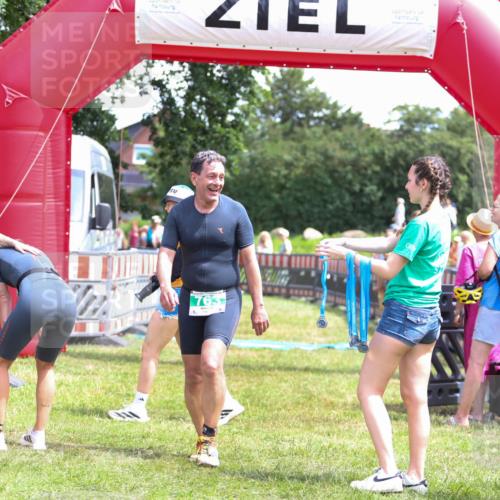 21.06.2026 - 29. Vierlanden-Triathlon Andreas Tolksdorf http://msf.ph/oto/9921783 21.06.2026 13:38:37 Ziel 763, 800 meine-sportfotos.de