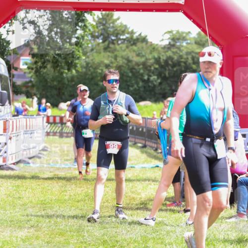 21.06.2026 - 29. Vierlanden-Triathlon Andreas Tolksdorf http://msf.ph/oto/9921789 21.06.2026 13:38:58 Ziel 644, 795 meine-sportfotos.de