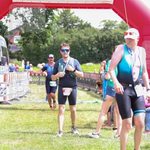 21.06.2026 - 29. Vierlanden-Triathlon Andreas Tolksdorf http://msf.ph/oto/9921792 21.06.2026 13:38:59 Ziel 644, 795 meine-sportfotos.de