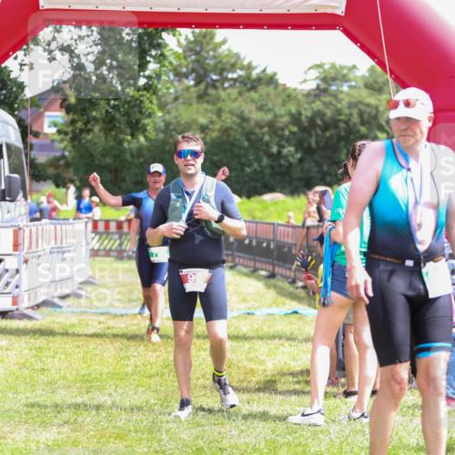 21.06.2026 - 29. Vierlanden-Triathlon Andreas Tolksdorf http://msf.ph/oto/9921795 21.06.2026 13:38:59 Ziel 644, 795 meine-sportfotos.de