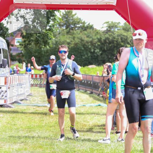 21.06.2026 - 29. Vierlanden-Triathlon Andreas Tolksdorf http://msf.ph/oto/9921796 21.06.2026 13:38:59 Ziel 644, 795 meine-sportfotos.de