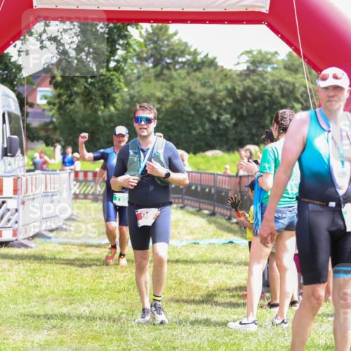 21.06.2026 - 29. Vierlanden-Triathlon Andreas Tolksdorf http://msf.ph/oto/9921798 21.06.2026 13:38:59 Ziel 644, 795 meine-sportfotos.de