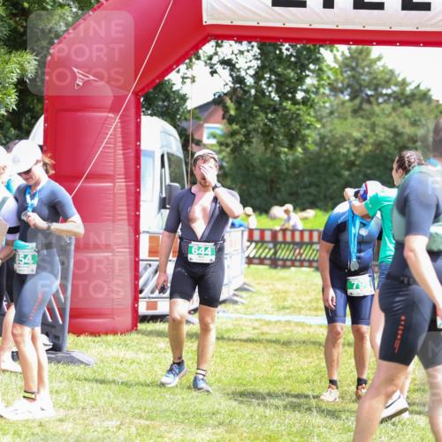21.06.2026 - 29. Vierlanden-Triathlon Andreas Tolksdorf http://msf.ph/oto/9921808 21.06.2026 13:39:04 Ziel 644 meine-sportfotos.de
