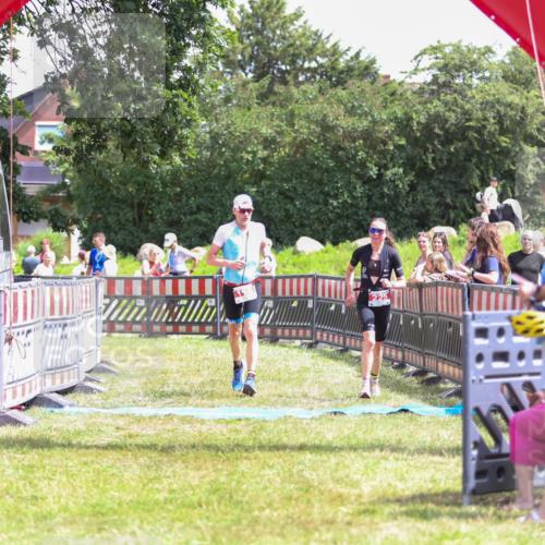 21.06.2026 - 29. Vierlanden-Triathlon Andreas Tolksdorf http://msf.ph/oto/9921816 21.06.2026 13:39:28 Ziel 115, 225 meine-sportfotos.de