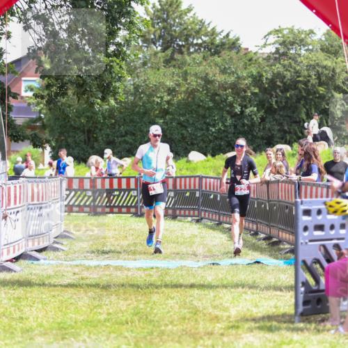 21.06.2026 - 29. Vierlanden-Triathlon Andreas Tolksdorf http://msf.ph/oto/9921817 21.06.2026 13:39:28 Ziel 115, 225 meine-sportfotos.de