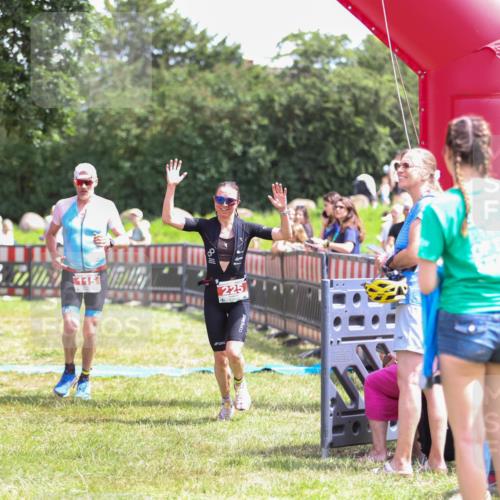 21.06.2026 - 29. Vierlanden-Triathlon Andreas Tolksdorf http://msf.ph/oto/9921829 21.06.2026 13:39:29 Ziel 115, 225 meine-sportfotos.de