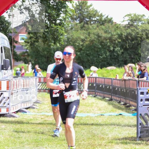 21.06.2026 - 29. Vierlanden-Triathlon Andreas Tolksdorf http://msf.ph/oto/9921833 21.06.2026 13:39:31 Ziel 115, 225 meine-sportfotos.de