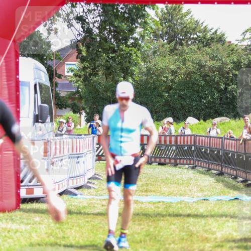 21.06.2026 - 29. Vierlanden-Triathlon Andreas Tolksdorf http://msf.ph/oto/9921836 21.06.2026 13:39:33 Ziel 115, 225 meine-sportfotos.de